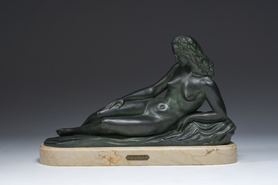 Paule Bisman (1897-1973): 'Ondine', bronze &agrave; patine verte sur socle en marbre, &eacute;d. 3/12