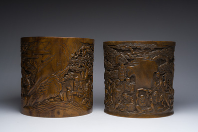 Deux pots &agrave; pinceaux ou rouleaux en bois sculpt&eacute;, Chine, 19&egrave;me/20&egrave;me si&egrave;cle