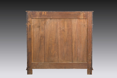 Bureau-secr&eacute;taire en ch&ecirc;ne &agrave; d&eacute;cor floral, Li&egrave;ge, 18&egrave;me si&egrave;cle