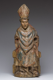 &Eacute;veque ou Saint Nicolas en bois sculpt&eacute; et polychrom&eacute;, Flandres, 16&egrave;me si&egrave;cle