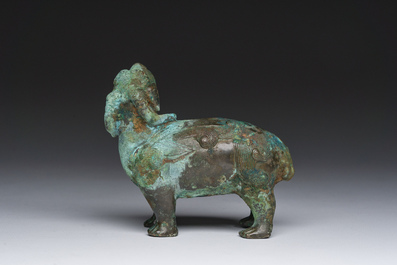 Mod&egrave;le d'un b&eacute;lier en bronze, Chine, probablement Han