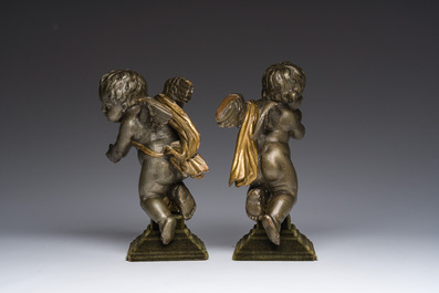 Paire de ch&eacute;rubins en bois sculpt&eacute;, argent&eacute; et dor&eacute;, 18&egrave;me/19&egrave;me si&egrave;cle