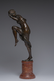 Rudolf Marcuse (1878-1940, attribu&eacute; &agrave;): Danseuse, bronze &agrave; patin brune sur un socle en marbre rouge