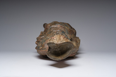 &Eacute;veque ou Saint Nicolas en bois sculpt&eacute; et polychrom&eacute;, Flandres, 16&egrave;me si&egrave;cle