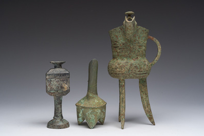 Trois objets rituels en bronze, Chine, peut-&ecirc;tre Shang et/ou post&eacute;rieur