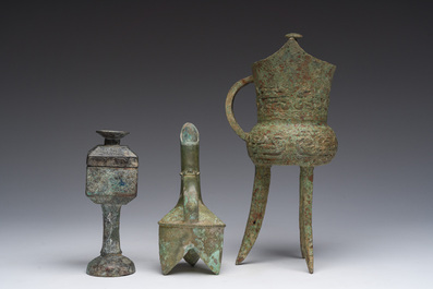 Trois objets rituels en bronze, Chine, peut-&ecirc;tre Shang et/ou post&eacute;rieur