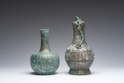 Deux vases de forme bouteille en bronze incrust&eacute;, Chine, probablement Han