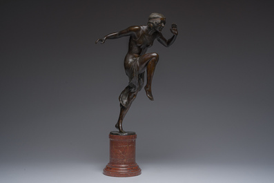 Rudolf Marcuse (1878-1940, attribu&eacute; &agrave;): Danseuse, bronze &agrave; patin brune sur un socle en marbre rouge