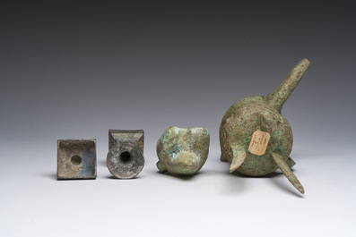 Trois objets rituels en bronze, Chine, peut-&ecirc;tre Shang et/ou post&eacute;rieur