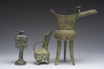 Trois objets rituels en bronze, Chine, peut-&ecirc;tre Shang et/ou post&eacute;rieur