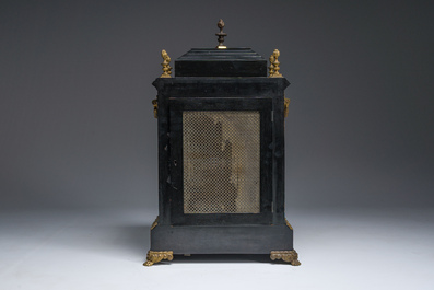 Pendule de table en bronze et bois &eacute;bonis&eacute;, Angleterre, 19&egrave;me si&egrave;cle