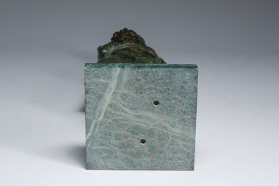 Ferdinando de Luca (19&egrave;me/20&egrave;me si&egrave;cle): Ludwig van Beethoven, bronze &agrave; patine verte sur un socle en marbre vert de mer, 20&egrave;me si&egrave;cle