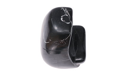 Sculpture d'une m&egrave;re en marbre noir, 20&egrave;me si&egrave;cle