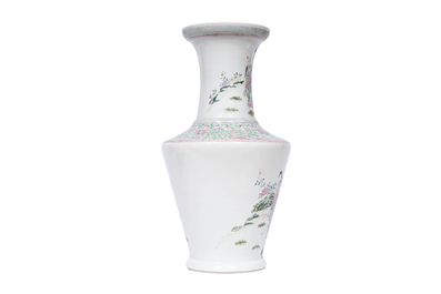 Vase en porcelaine de Chine famille rose &agrave; sujet narratif, 19&egrave;me si&egrave;cle