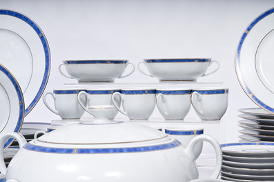 Grande service de type 'Oc&eacute;ana Bleu' en porcelaine polychrome et dor&eacute;, Christofle, France, 20&egrave;me si&egrave;cle