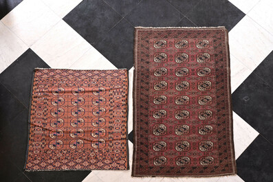 Deux tapis orientaux de type Baluch &agrave; d&eacute;cor g&eacute;om&eacute;trique, laine sur coton, 20&egrave;me si&egrave;cle