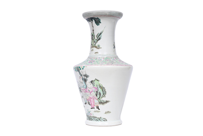 Vase en porcelaine de Chine famille rose &agrave; sujet narratif, 19&egrave;me si&egrave;cle