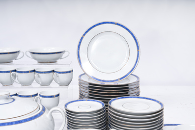 Grande service de type 'Oc&eacute;ana Bleu' en porcelaine polychrome et dor&eacute;, Christofle, France, 20&egrave;me si&egrave;cle