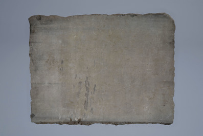 Important bas-relief en pierre sculpt&eacute;e figurant une carrosse sur un pont, 19&egrave;me/20&egrave;me si&egrave;cle