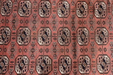 Deux tapis orientaux de type Baluch &agrave; d&eacute;cor g&eacute;om&eacute;trique, laine sur coton, 20&egrave;me si&egrave;cle