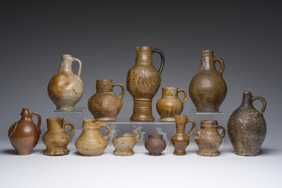 Collection vari&eacute;e de verseuses en gr&egrave;s, Belgique du Sud et Allemagne, 16&egrave;me si&egrave;cle et post&eacute;rieur