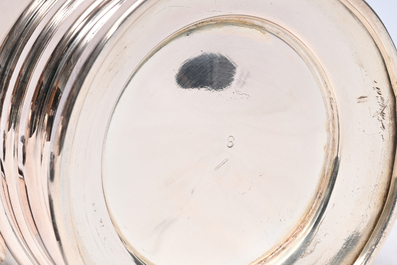 Service &agrave; caf&eacute; et &agrave; th&eacute; de quatre pi&egrave;ces en m&eacute;tal argent&eacute; aux montures en bois, France, 20&egrave;me si&egrave;cle