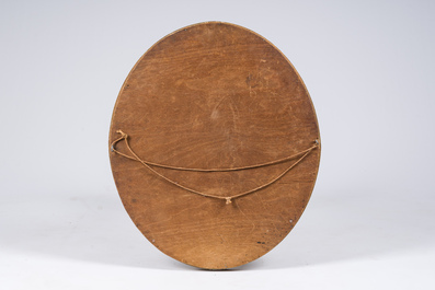 &Eacute;cole fran&ccedil;aise: Deux anges caressant une colombe, huile sur toile maroufl&eacute;e sur panneau, vers 1900