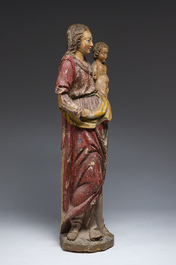 Importante Vierge &agrave; l'Enfant en bois sculpt&eacute; et polychrom&eacute;, 16&egrave;me/17&egrave;me si&egrave;cle