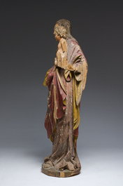 Importante Vierge &agrave; l'Enfant en bois sculpt&eacute; et polychrom&eacute;, 16&egrave;me/17&egrave;me si&egrave;cle