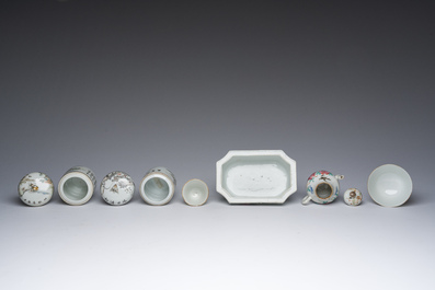 Collection vari&eacute;e en porcelaine de Chine famille rose et qianjiang cai, 19&egrave;me/20&egrave;me si&egrave;cle