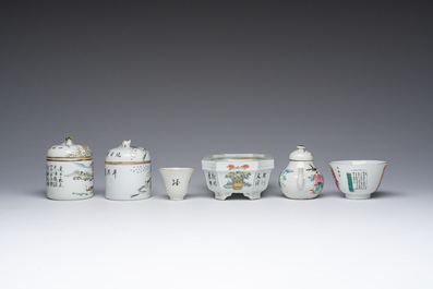 Collection vari&eacute;e en porcelaine de Chine famille rose et qianjiang cai, 19&egrave;me/20&egrave;me si&egrave;cle