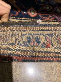Un tapis oriental de type Armanibaf Bakhtiari &agrave; d&eacute;cor floral, laine sur cotton, Iran, premier quart du 20&egrave;me si&egrave;cle