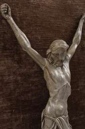 Christ en bois sculpt&eacute; et patin&eacute;, Flandres, 17&egrave;me si&egrave;cle