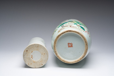 Un vase et un porte-chapeaux en porcelaine de Chine famille rose, 19&egrave;me/20&egrave;me si&egrave;cle