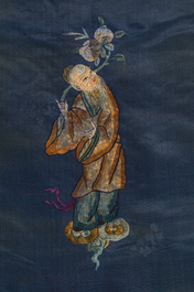 Tissu en soie brod&eacute;e &agrave; d&eacute;cor d'immortels, Chine, 19&egrave;me si&egrave;cle