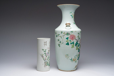 Un vase et un porte-chapeaux en porcelaine de Chine famille rose, 19&egrave;me/20&egrave;me si&egrave;cle