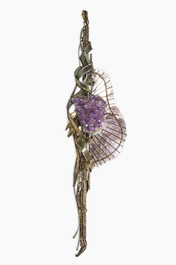 Marc D'Haenens (20&egrave;me si&egrave;cle): Grande sculpture murale en am&eacute;thyste et cuivre