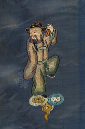 Tissu en soie brod&eacute;e &agrave; d&eacute;cor d'immortels, Chine, 19&egrave;me si&egrave;cle