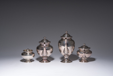 Service &agrave; caf&eacute; et &agrave; th&eacute; de cinq pi&egrave;ces en m&eacute;tal argent&eacute;, Wiskemann, Belgium, 20&egrave;me si&egrave;cle