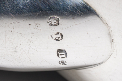 Belle th&eacute;i&egrave;re Empire en argent couronn&eacute;e d'un lion, poin&ccedil;on de ma&icirc;tre Jens Jensen, Copenhague, Danemark, dat&eacute; 1839