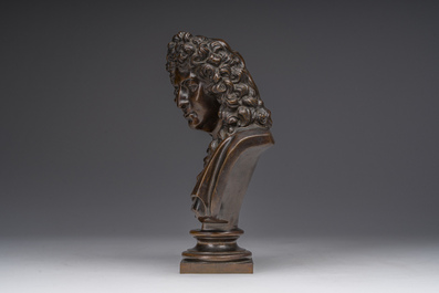 &Eacute;cole fran&ccedil;aise, suiveur de Fran&ccedil;ois Girardon (1628-1715): Buste de Jean Baptiste Racine (1639-1699), bronze &agrave; patine brune, 19&egrave;me si&egrave;cle