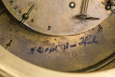 Garniture de chemin&eacute;e de trois pi&egrave;ces en bronze partiellement dor&eacute;, France, 19&egrave;me si&egrave;cle