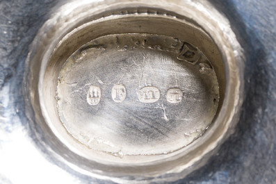 Belle th&eacute;i&egrave;re Empire en argent couronn&eacute;e d'un lion, poin&ccedil;on de ma&icirc;tre Jens Jensen, Copenhague, Danemark, dat&eacute; 1839