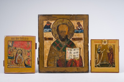 Cinq ic&ocirc;nes orthodoxes, e.a. 'L'Ascension d'Elie' et une ic&ocirc;ne de voyage en bronze &eacute;maill&eacute; en trois parties, Russie, 19&egrave;me si&egrave;cle