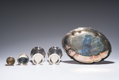 Collection vari&eacute;e d'objets de table en m&eacute;tal argent&eacute; et argent, origines diverses, 19&egrave;me/20&egrave;me si&egrave;cle