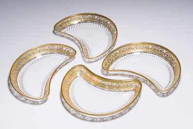 Quatre assiettes &agrave; salade de type 'Thistle' en cristal &agrave; d&eacute;cor dor&eacute;, Saint Louis, France, 20&egrave;me si&egrave;cle