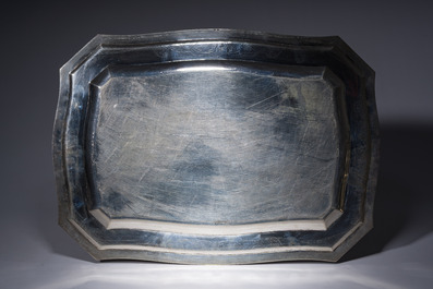 Service &agrave; caf&eacute; et &agrave; th&eacute; de cinq pi&egrave;ces en argent richement d&eacute;cor&eacute;, poin&ccedil;on de ma&icirc;tre Delheid, Belgique, 19&egrave;me/20&egrave;me si&egrave;cle