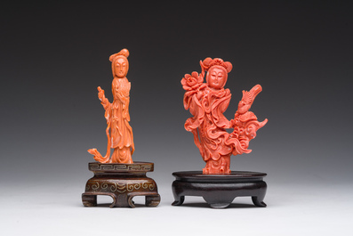 Deux figures d'une dame en corail rouge sculpt&eacute;, Chine, 19&egrave;me/20&egrave;me si&egrave;cle