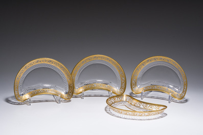 Quatre assiettes &agrave; salade de type 'Thistle' en cristal &agrave; d&eacute;cor dor&eacute;, Saint Louis, France, 20&egrave;me si&egrave;cle