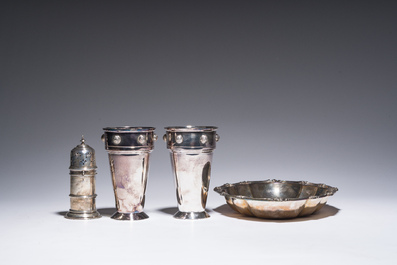 Collection vari&eacute;e d'objets de table en m&eacute;tal argent&eacute; et argent, origines diverses, 19&egrave;me/20&egrave;me si&egrave;cle